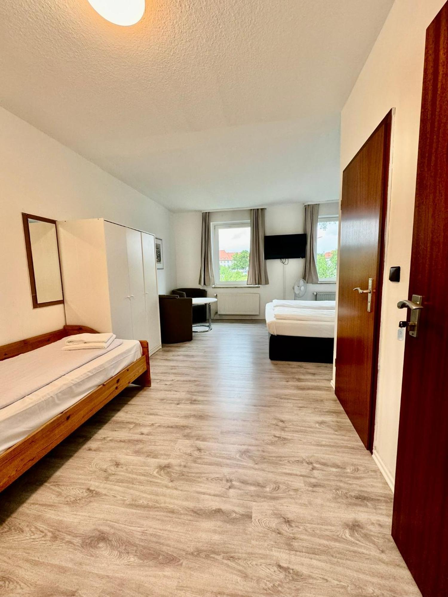Hotel Zum Ruecking Northeim Exterior photo
